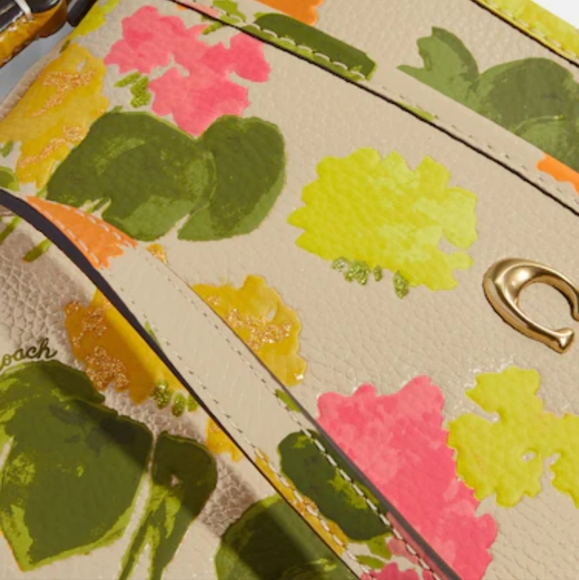 Kitt Messenger Crossbody With Floral Print - Picture 3 of 5